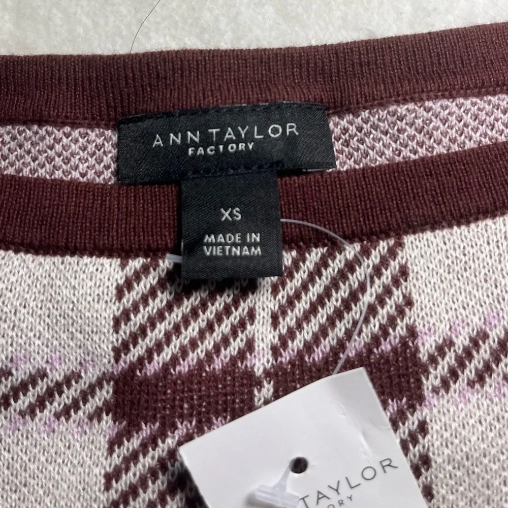 Ann Taylor Factory Burgundy/Cream Plaid Knit Long Sleeve Crew Neck Sweater Sz XS - Picture 7 of 7